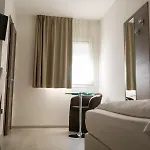 מלון Garni Fontana