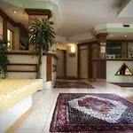 Garni Fontana 3*
