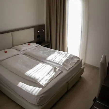 فندق Garni Fontana 3*