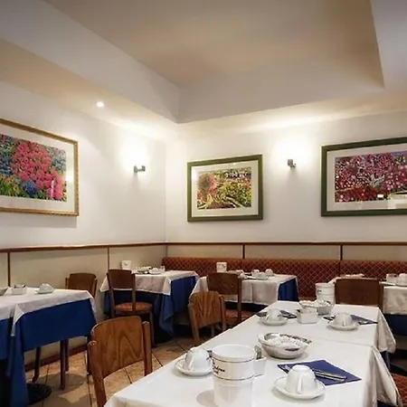 فندق Garni Fontana 3*