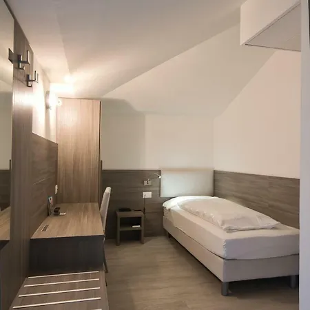 Garni Fontana 3* Trento