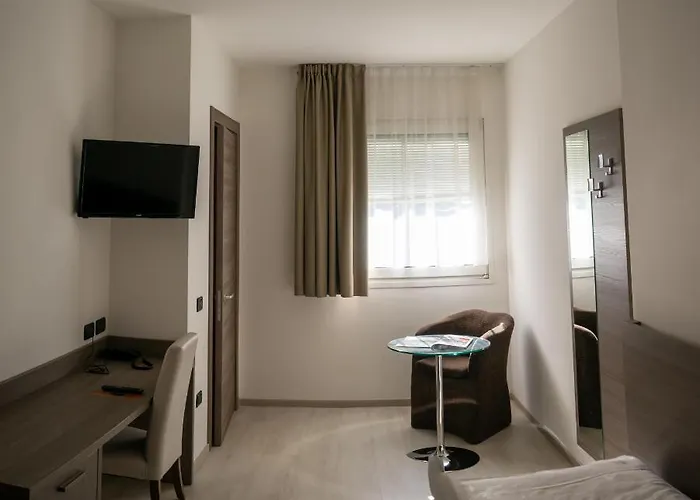 Garni Fontana 3* טרנטו