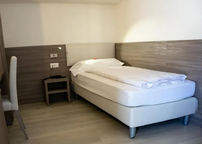 Отель Garni Fontana Тренто