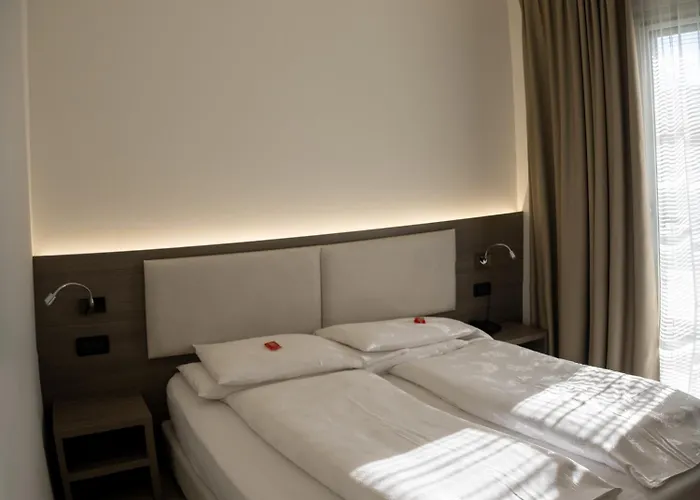 מלון Garni Fontana טרנטו