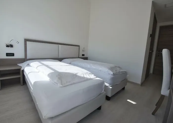 מלון Garni Fontana 3*